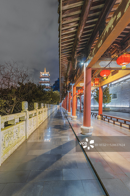 传统中式连廊-广西柳州文庙夜景图片素材