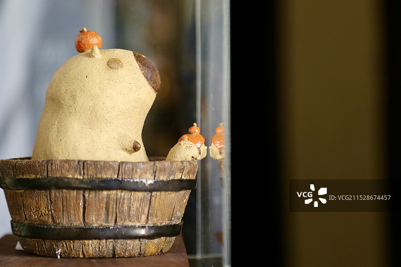 树懒造型陶器图片素材