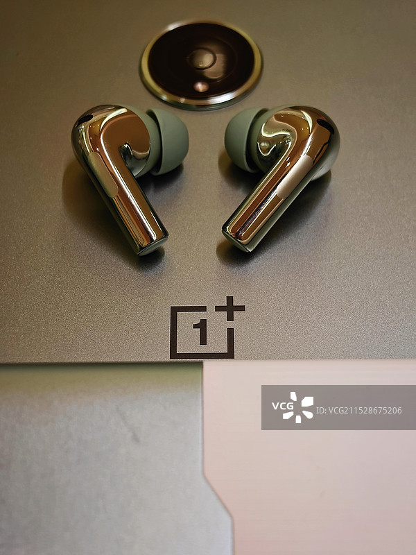 一加全家桶之平板+耳机+充电宝+手表图片素材