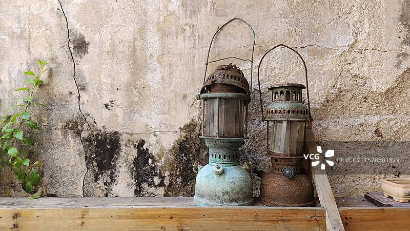 文艺小清新复古油灯图片素材