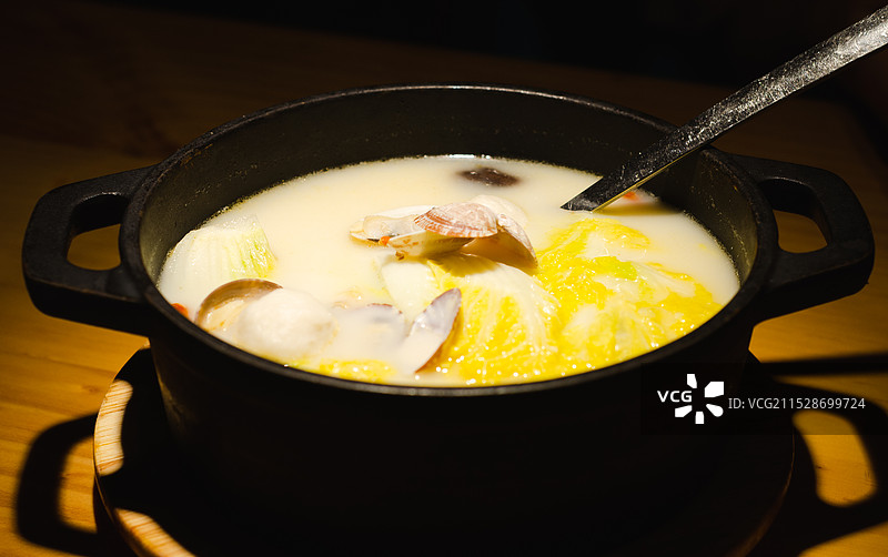 一碗石锅娃娃菜图片素材