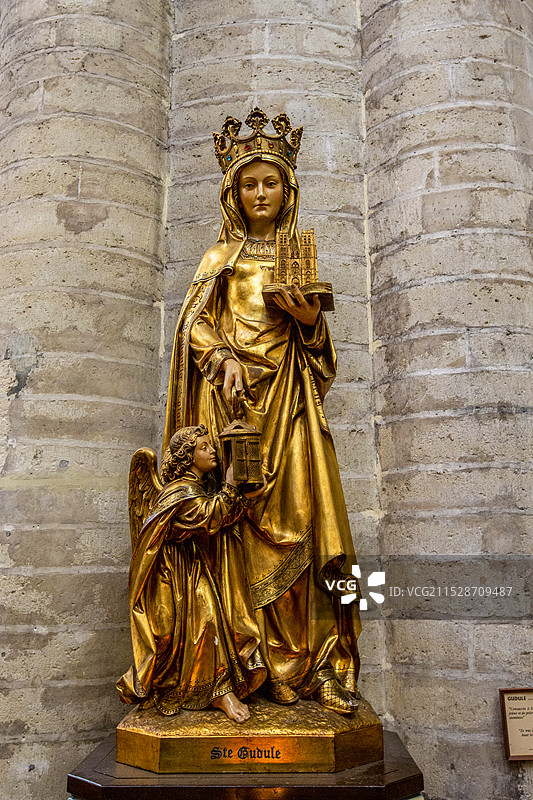 比利时布鲁塞尔圣迈克尔和圣古杜拉大教堂内部景观图片素材