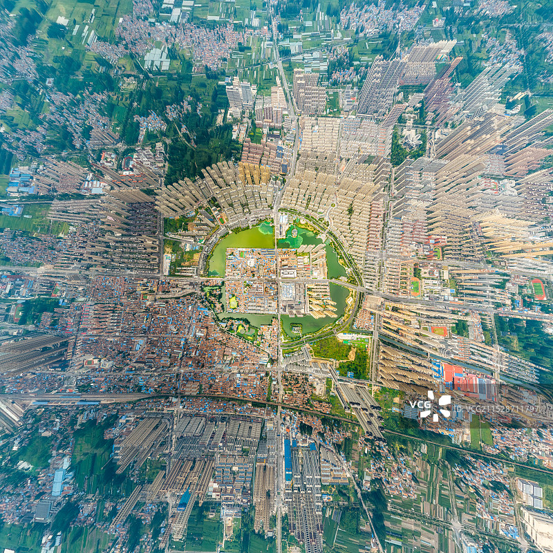 安徽，宿州市，砀山，中原水城，砀山环城公园，环城河公园，环城湖，万历年间，砀山古城，夏季，全景，航拍图片素材