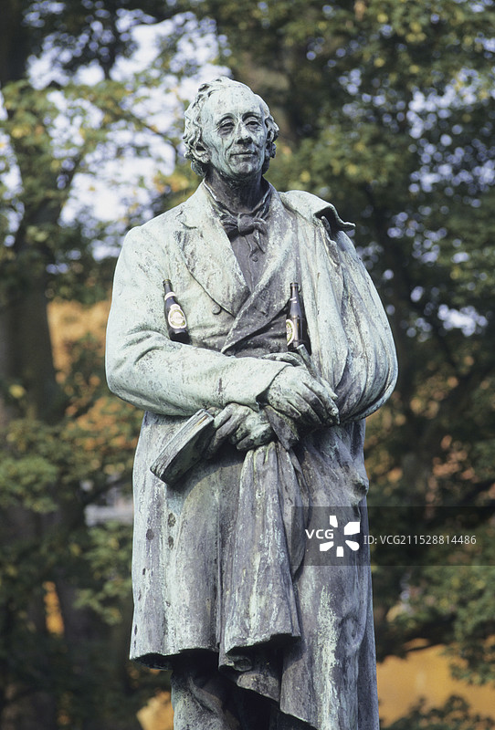 安徒生雕像图片素材