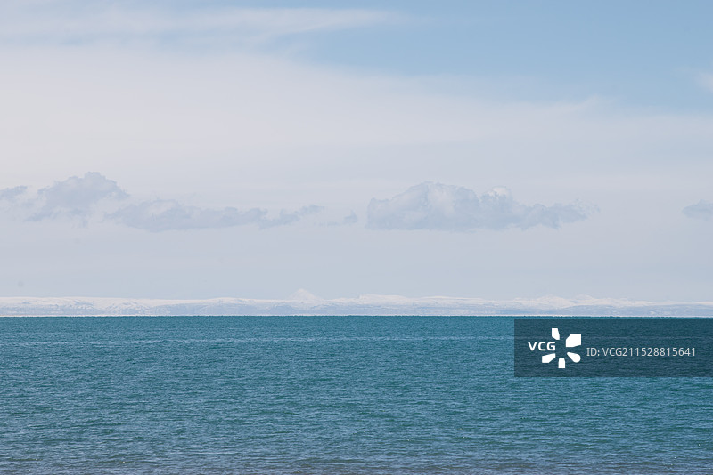 日月山雪景，青海湖畔，牧场图片素材