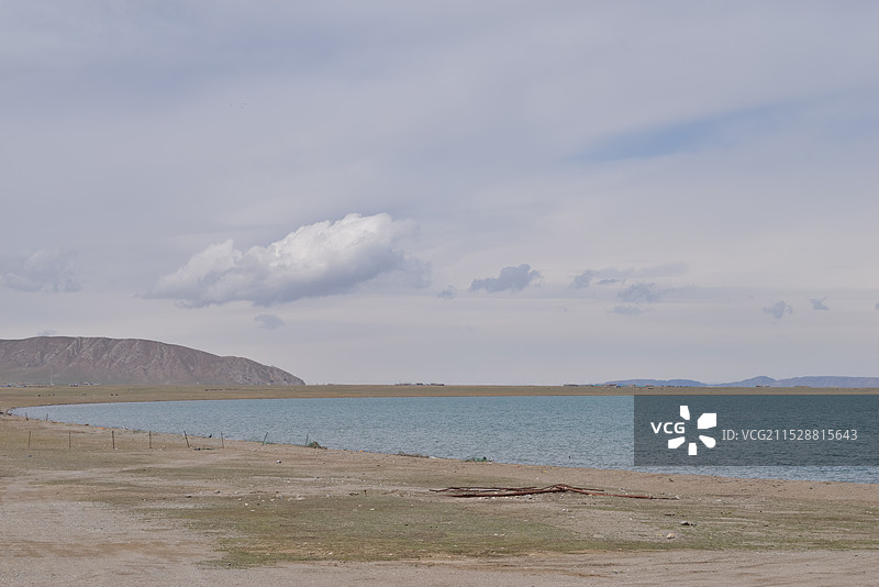日月山雪景，青海湖畔，牧场图片素材