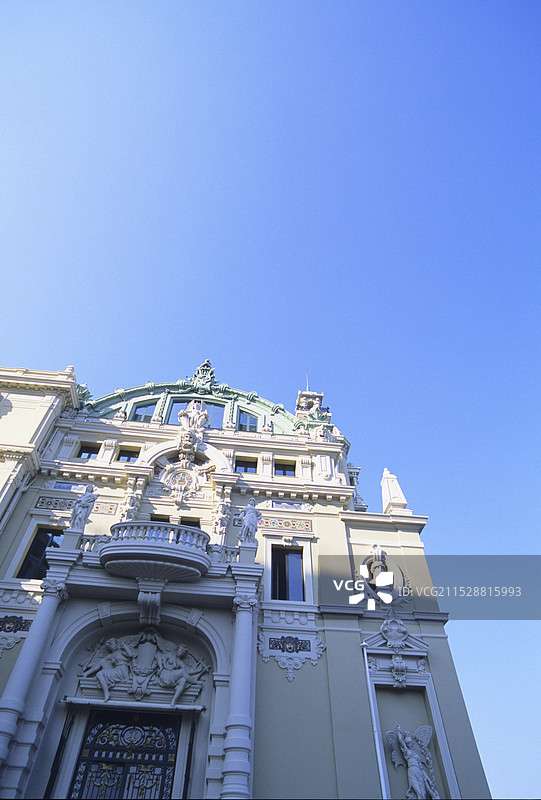 蓝天与宏伟的赌场图片素材