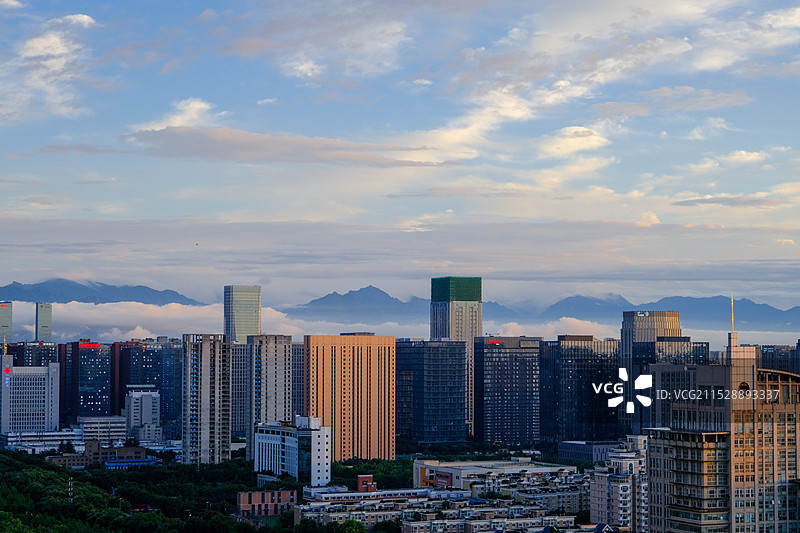 西安高新区唐延路傍晚风光图片素材