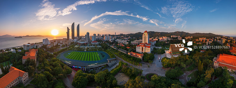 依山傍海的厦门大学校园图片素材