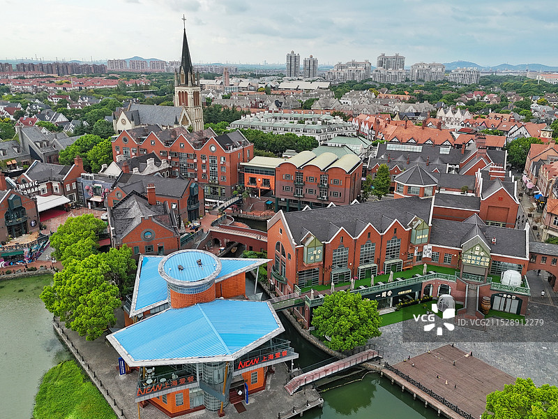 航拍上海泰晤士小镇图片素材