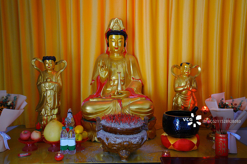 中国广东省东莞市道滘镇粤晖园观音殿观音雕像图片素材