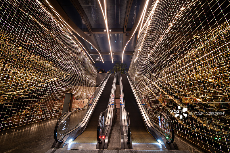 城市地铁站电梯图片素材
