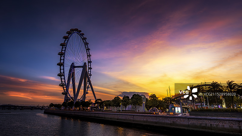欢乐港湾湾区之光摩天轮图片素材
