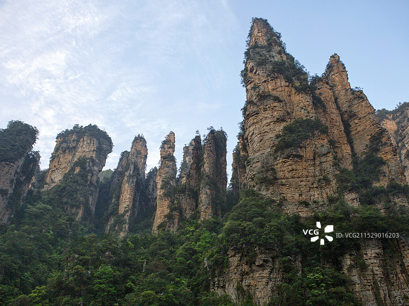 金鞭溪的峻美山峰图片素材
