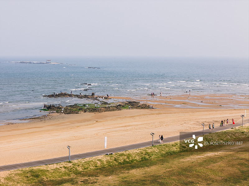 海滩上的灯塔沙滩装饰图片素材