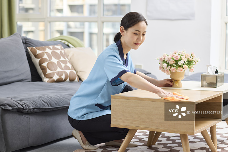 家政人员打扫卫生图片素材