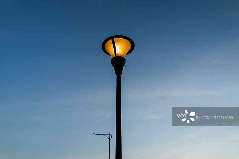黄色路灯图片素材
