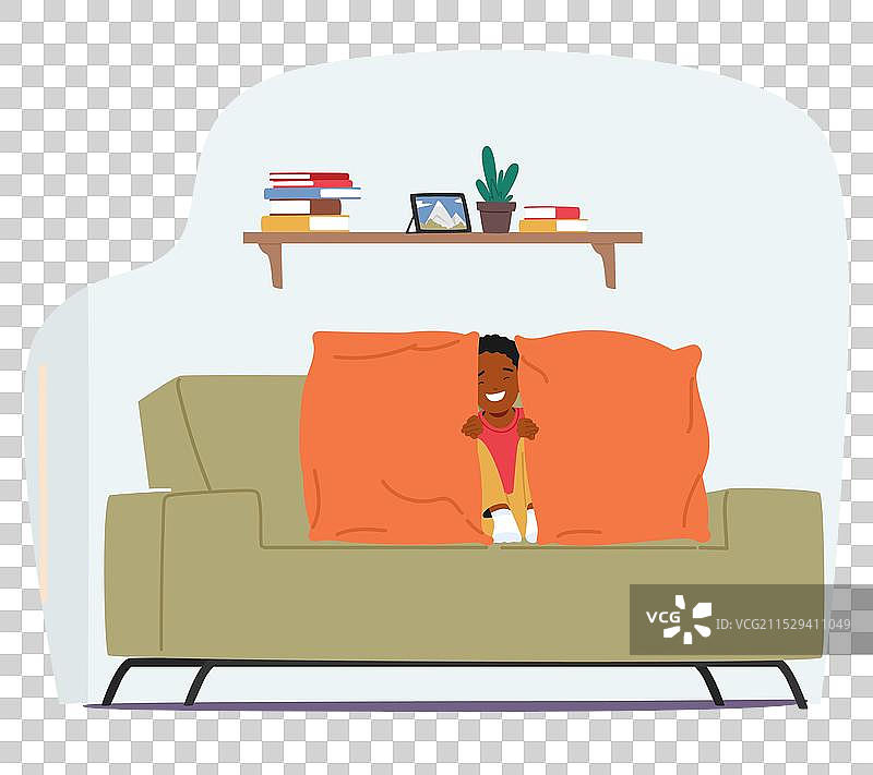 快乐的孩子在舒适的沙发上玩捉迷藏图片素材