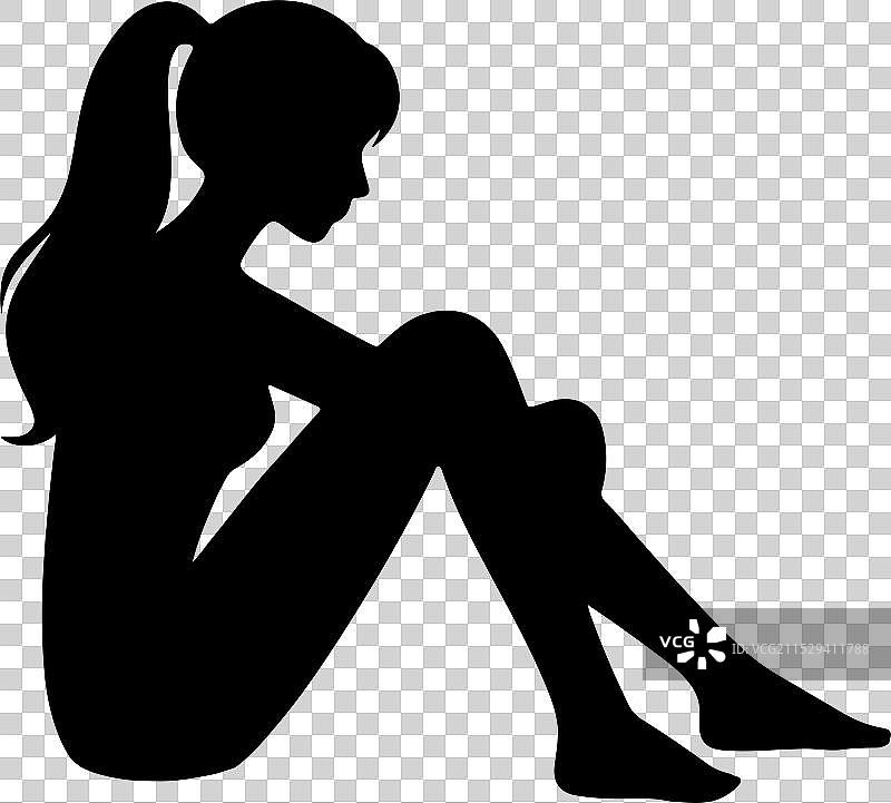 女性坐姿剪影，背景为白色图片素材