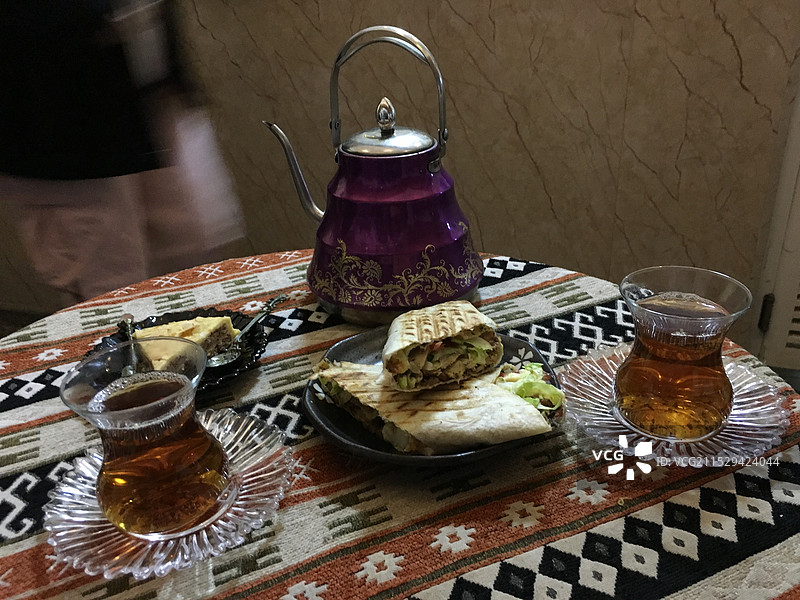 餐桌上食物的高角度视图图片素材