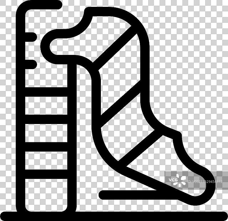 水上乐园的滑水道，旁边有通往滑道的楼梯图片素材