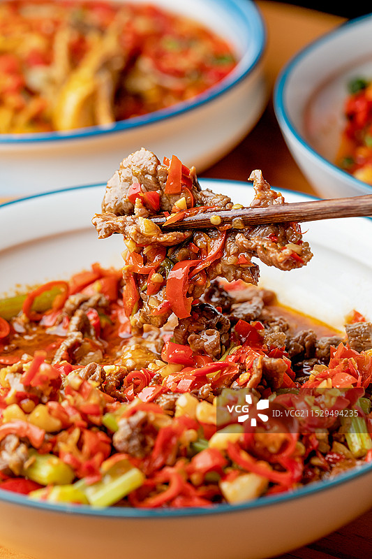 辣椒爆炒牛肉牛肉爆辣牛肉江西菜黄牛肉图片素材