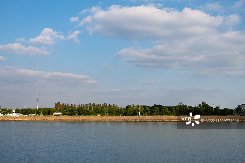 淀山湖岸边湖景图片素材
