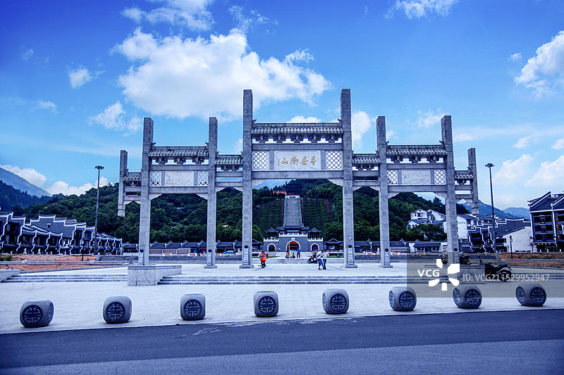 湖南衡山万寿大鼎广场牌坊图片素材