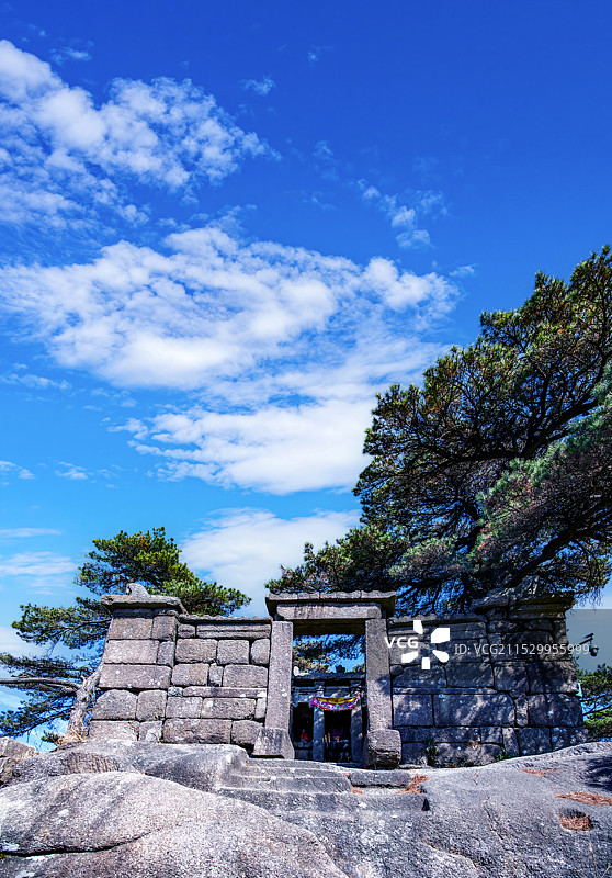 江西上饶三清山龙虎殿图片素材