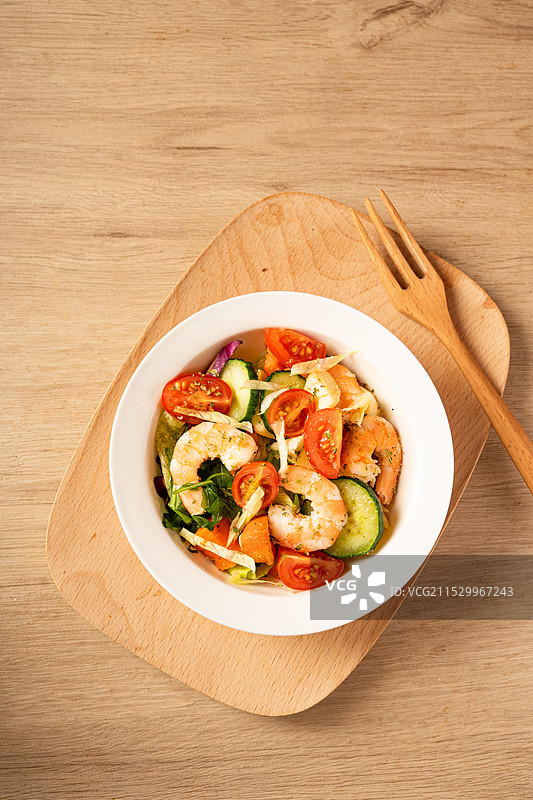 虾仁沙拉健身餐图片素材