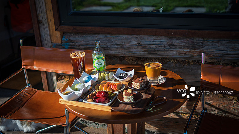 木屋户外下午茶图片素材