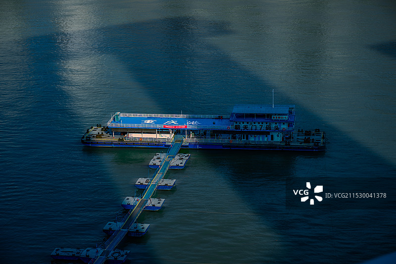 重庆港码头船图片素材