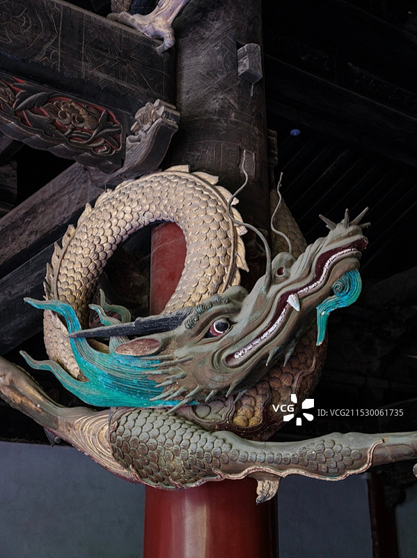 四川报恩寺飞龙雕塑图片素材