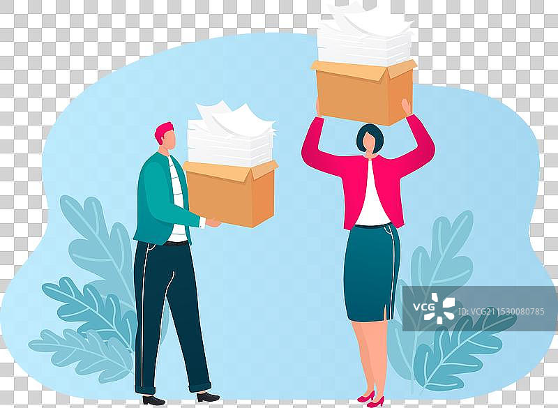 男女在办公室搬运沉重的纸箱图片素材