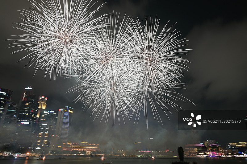 新加坡国庆的烟花秀图片素材