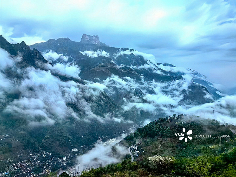 腾冲云海航拍景观图片素材