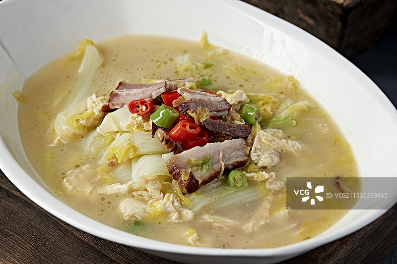 浓汤芙蓉蛋米椒腊肉炖娃娃菜图片素材