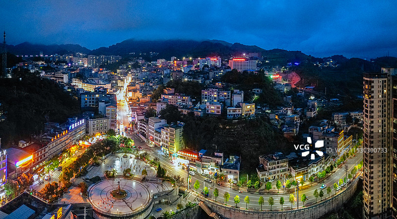 晴隆县 莲湖酒店 晴隆山 航拍  地标 二十四道拐图片素材