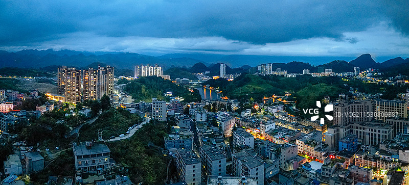 晴隆县 莲湖酒店 晴隆山 航拍  地标 二十四道拐图片素材