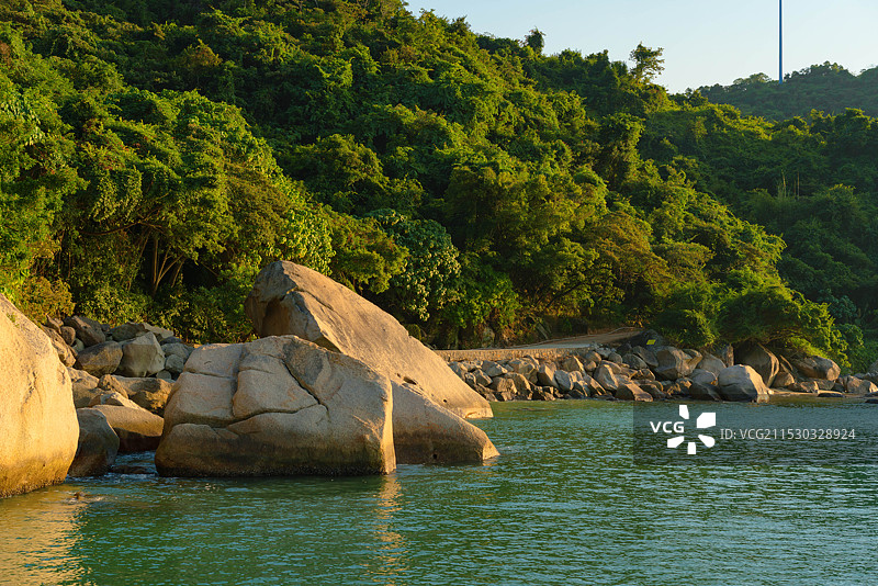 中国广东省深圳市龙岗区大鹏南澳鹅公湾海滩日落美景！图片素材