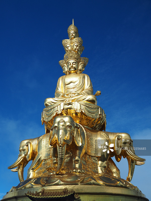 峨眉山金顶普贤菩萨像图片素材