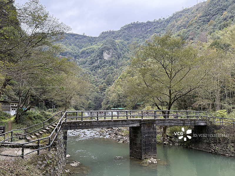 金华磐安十八涡风景区小桥流水图片素材