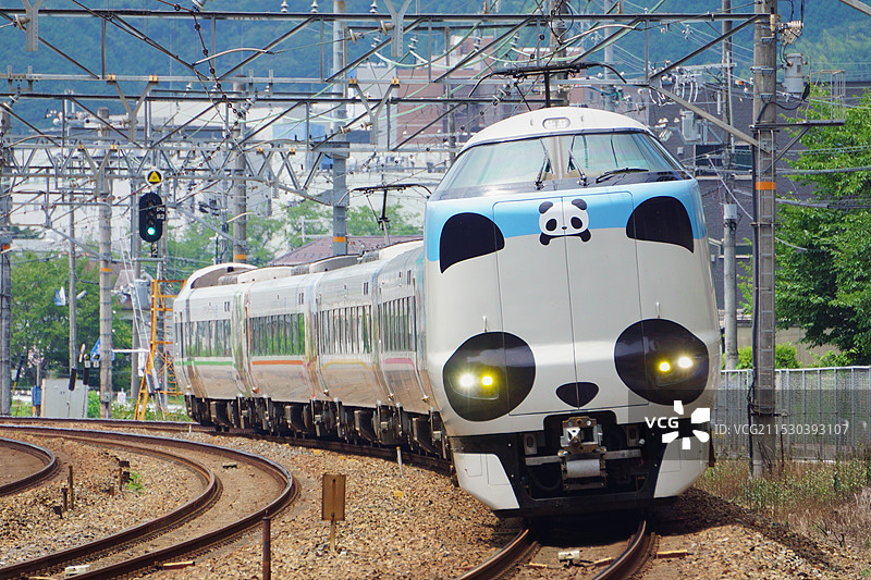 JR京都线上的黑潮快车熊猫图片素材