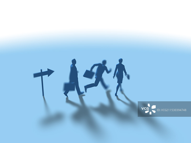 三位男士和女士根据箭头指示行进图片素材