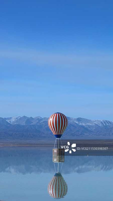 正在起飞中的热气球图片素材