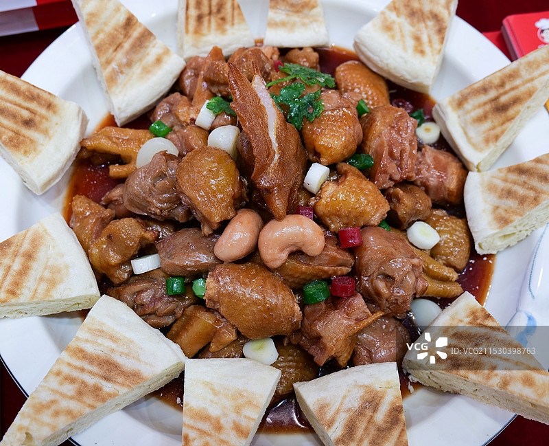 炒鸡配锅饼图片素材