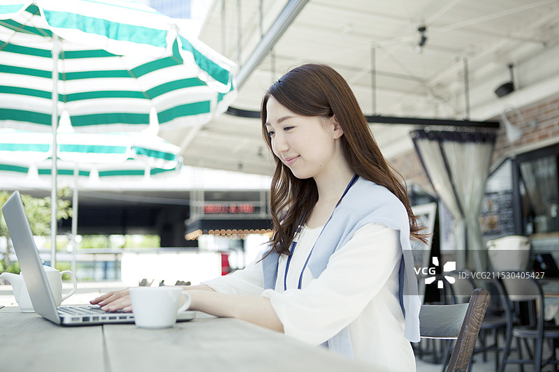 咖啡馆里的商务场景图片素材