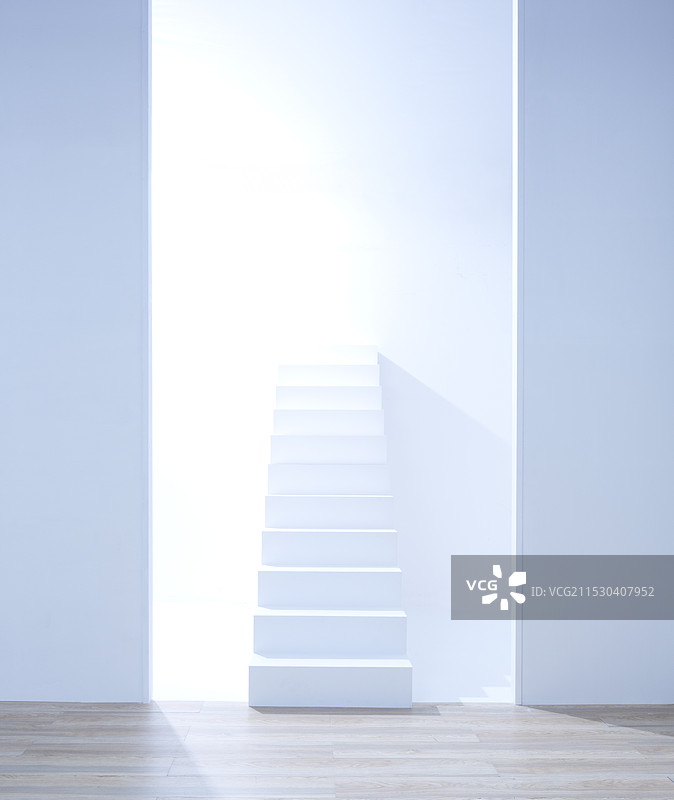 明亮的楼梯从房间通向墙壁图片素材