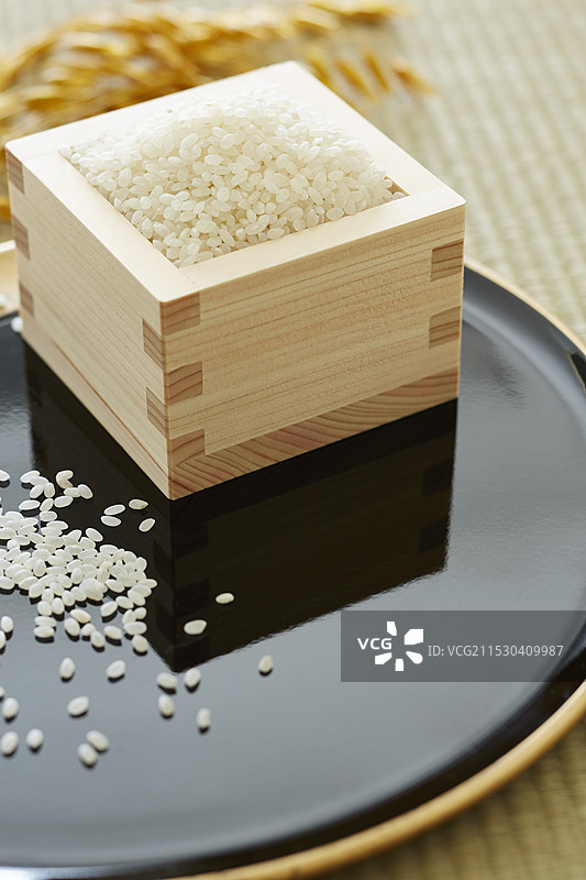 盂兰盆节、鳟鱼和米饭图片素材