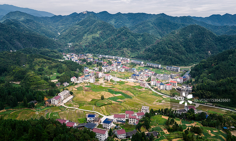 航拍新化县芷溪村图片素材